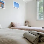 Marine Brilliance, Ac Parking And Sea View Apartamento
